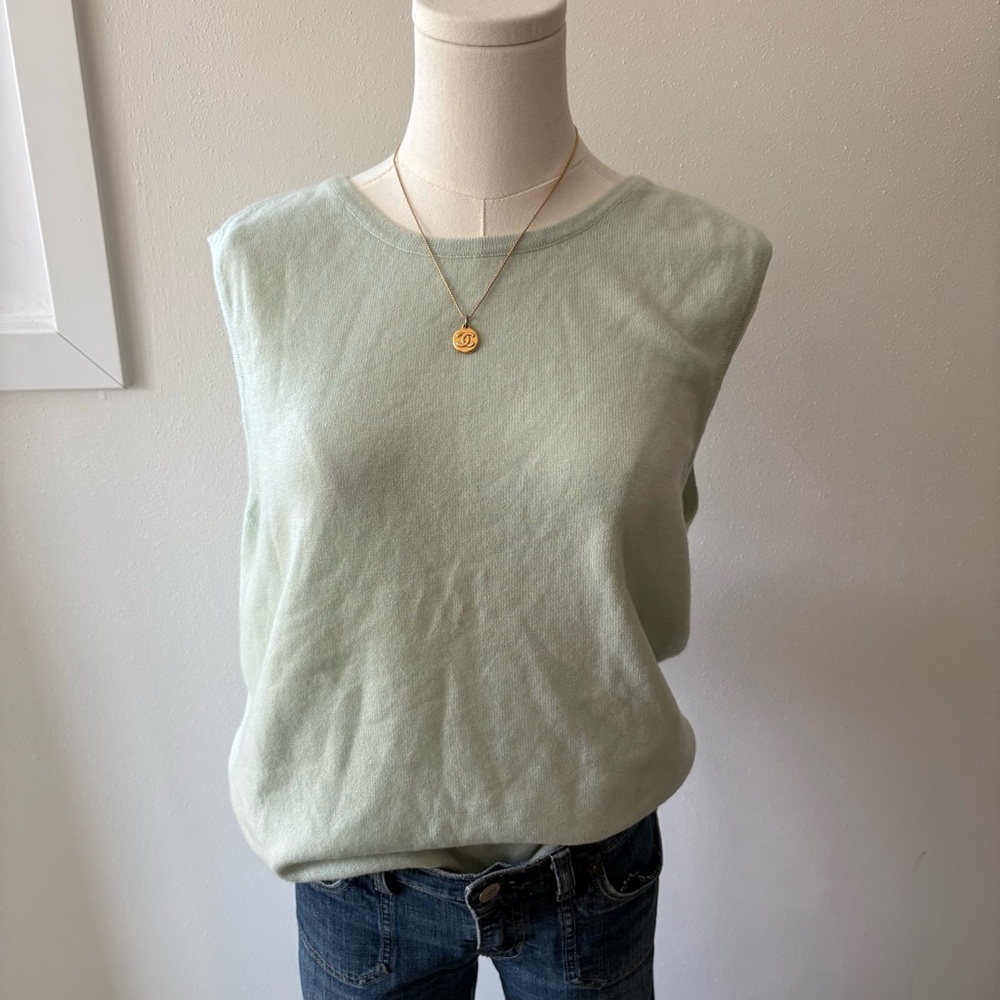 St. John Cashmere Shell - Picture 2 of 8